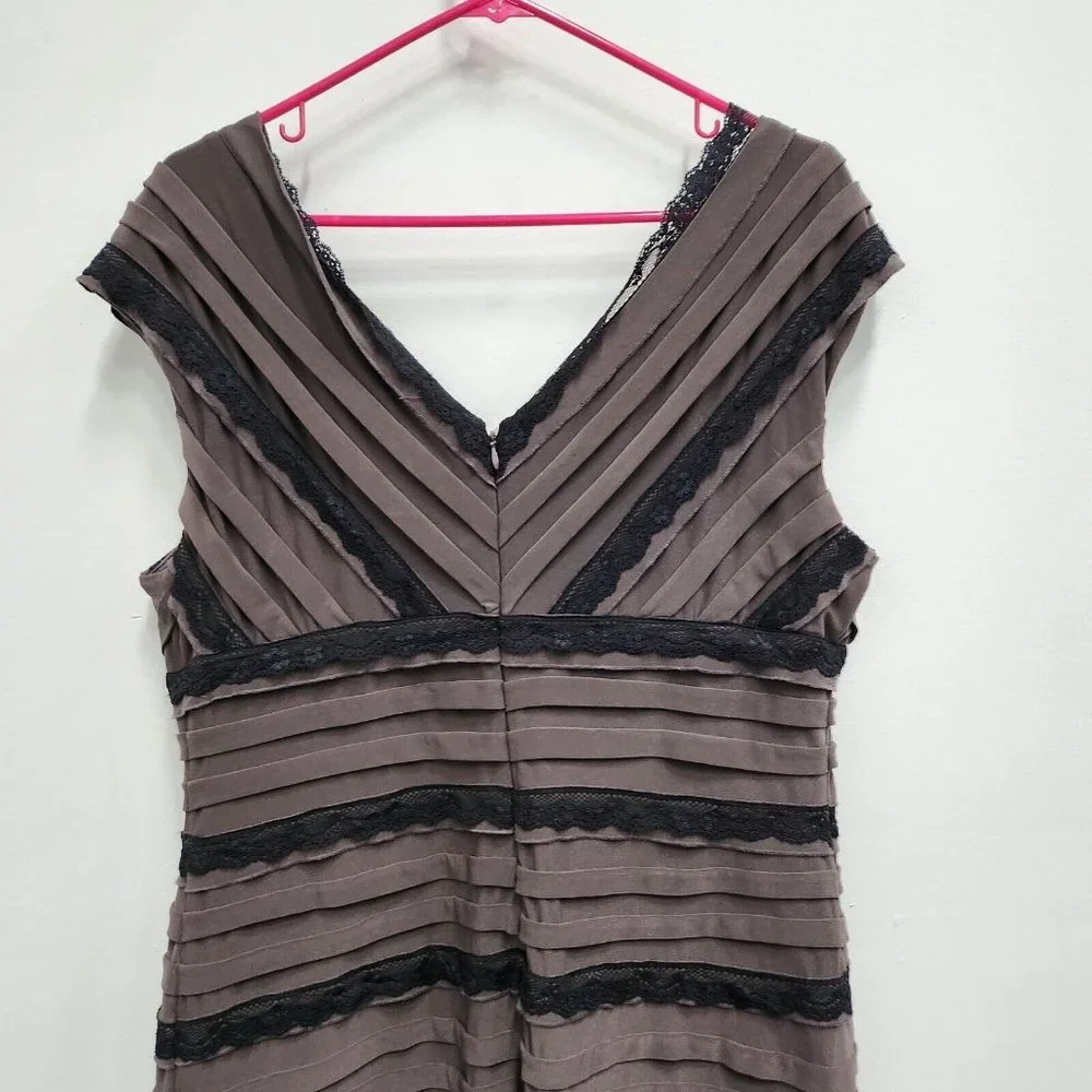 Adrianna Papell Womens Cocktail Dress Size 14 Brown Flat Ruffle Lace Surplice - Picture 10 of 10